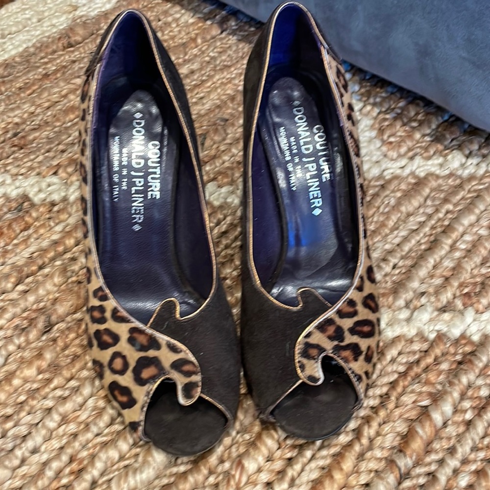 Donald pliner animal print and gold metallic suede peep toe pumps
